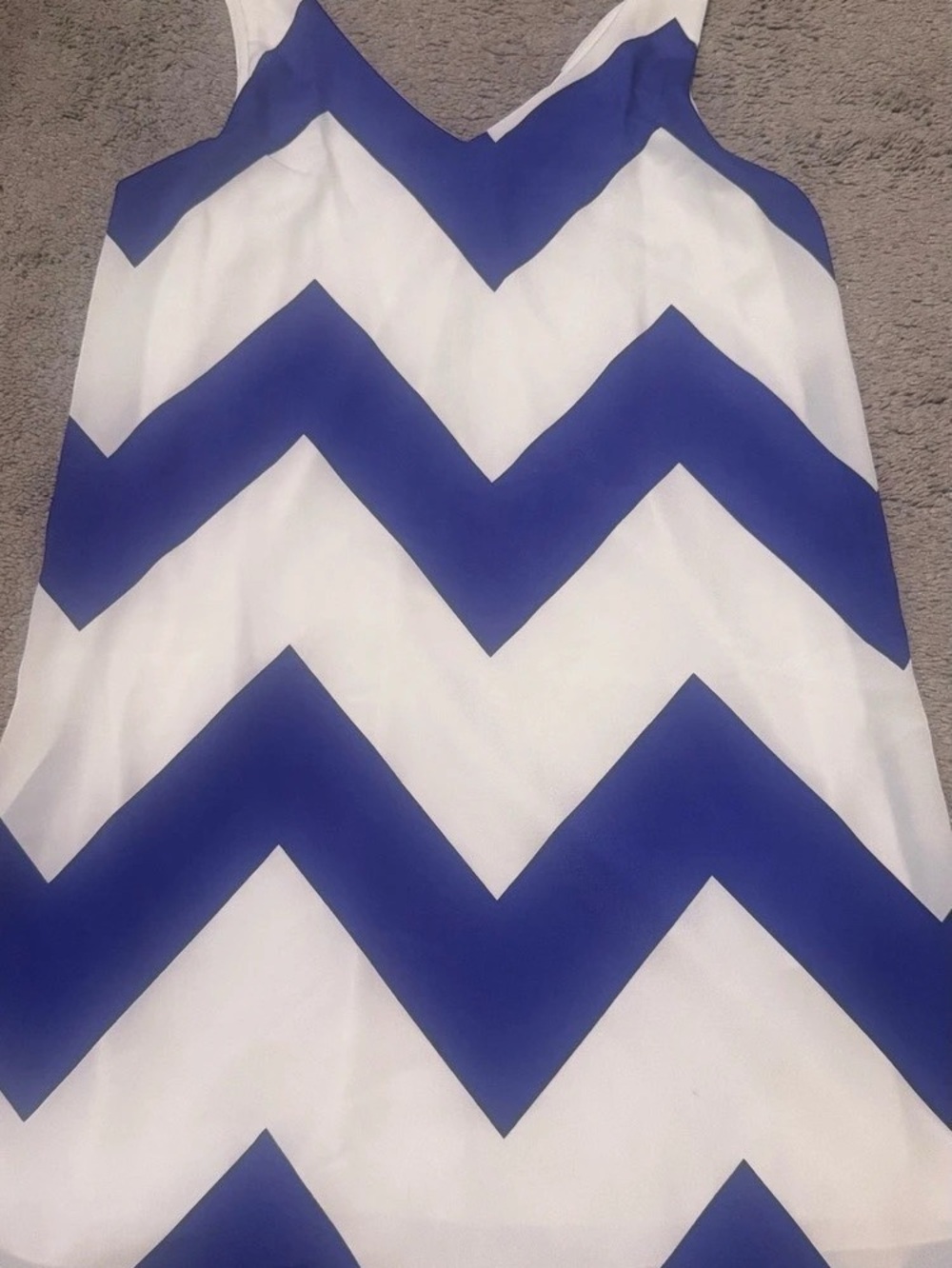 EVERLY Shell/Lining Chevron top in Blue & White Size Medium